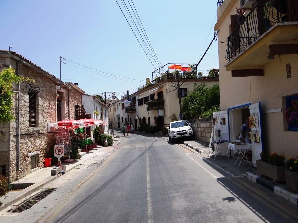 Кипр. Деревня Беллапаис