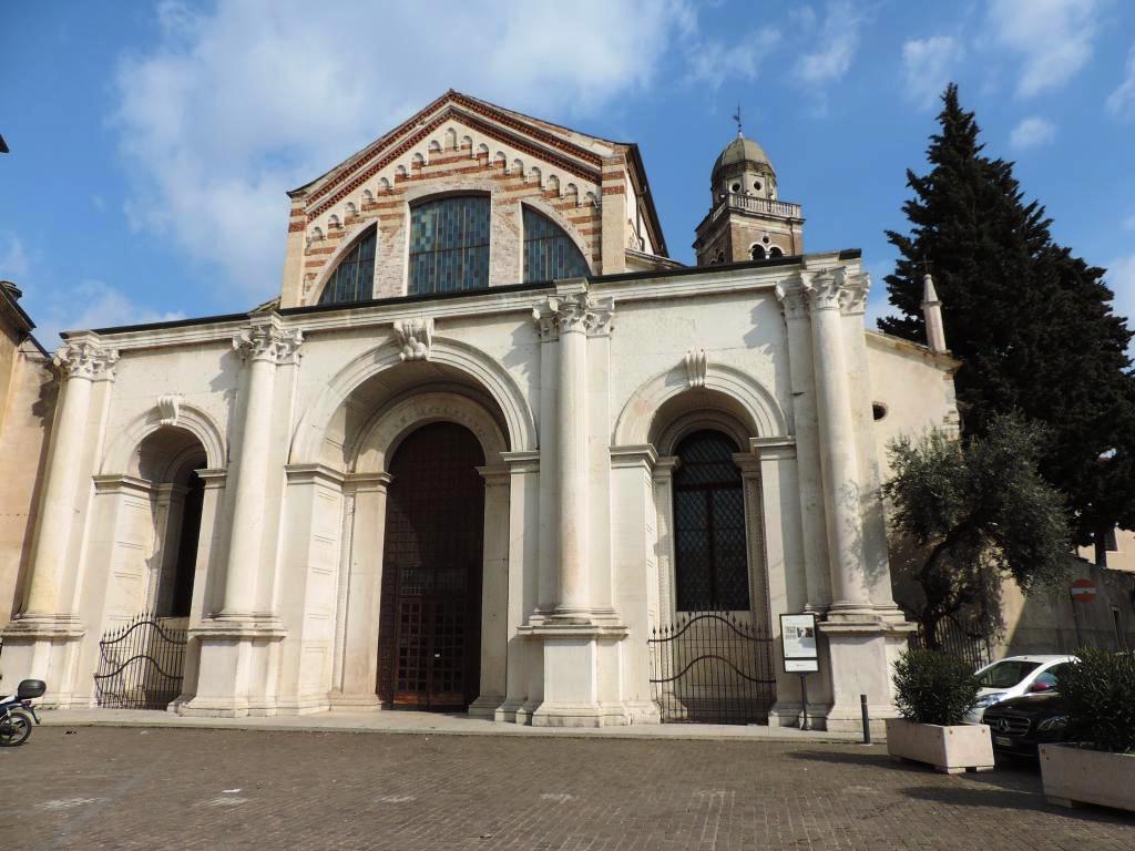 Верона. Церковь св. Марии Органо