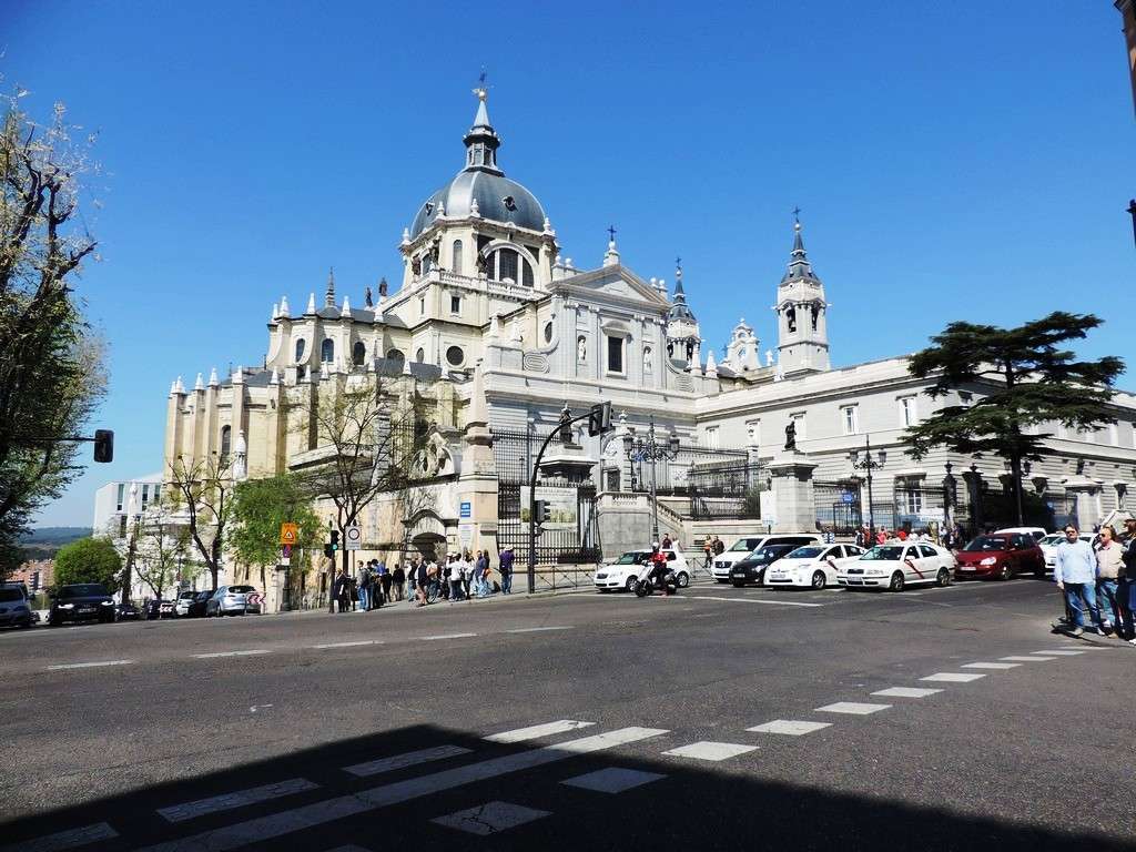 Мадрид - Королевский Кафедральный Собор св. Марии Альмудены