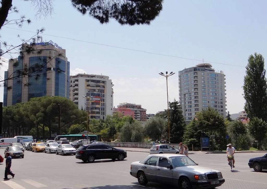 Тирана. 