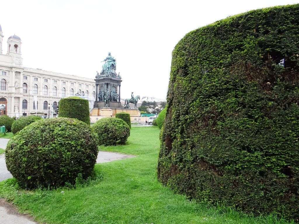 Вена. Памятник Марии-Терезии