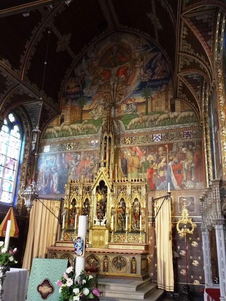 Брюгге. Базилика святой Крови Христовой