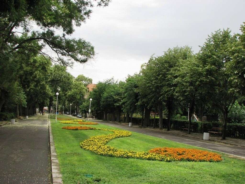 Болгария. Парк в Бургасе