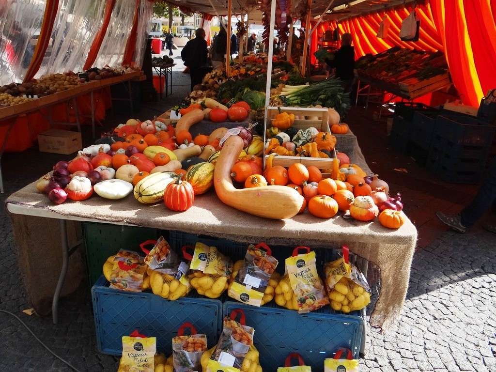 Люксембург. Рынок на площади Гийома II 
