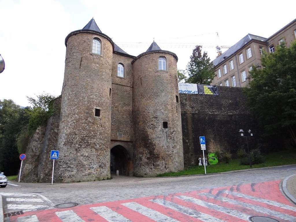 Люксембург. Фрагмент крепостной стены с воротами