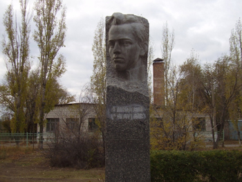 Волгоград - Памятник Н. Рудневу