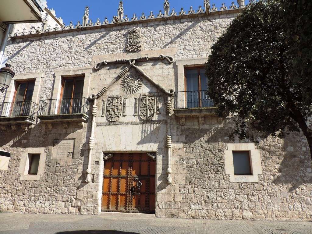 Бургос - Дом шнура - дворец коннетаблей Casa del Cordón - Palacio de los Condestables
