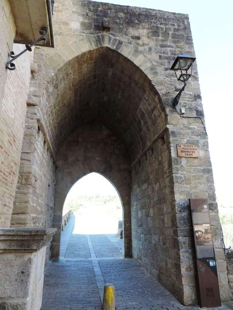 Пуэнте ла Рейна - Римский мост - городские ворота