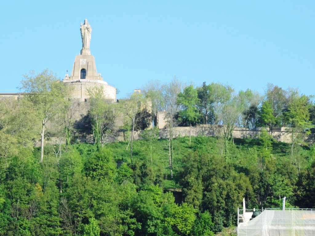 Сан-Себастьян - Крепость де ла Мота и памятник Священному Сердцу